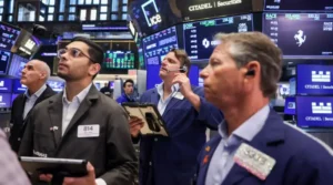 S&P 500 Chạm Đỉnh Lịch Sử: Phản Ứng Thị Trường Trước Báo Cáo Việc Làm Mạnh Mẽ và Giá Dầu Ổn Định